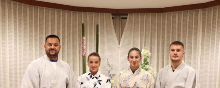 Pushtuan’ Japoninë me medalje e me veshje 🇽🇰 💪😍
